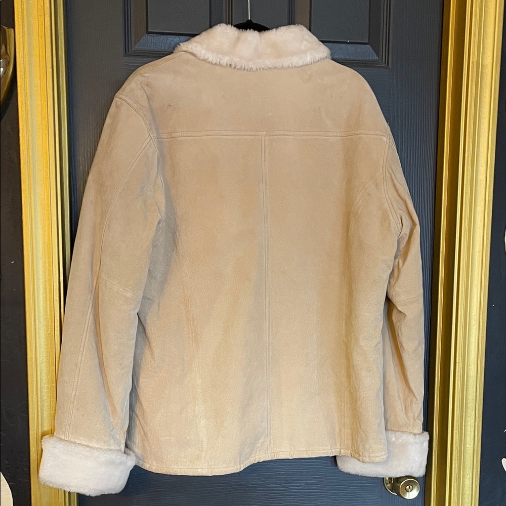 Chic Beige Teddy Jacket - Picture 6 of 9